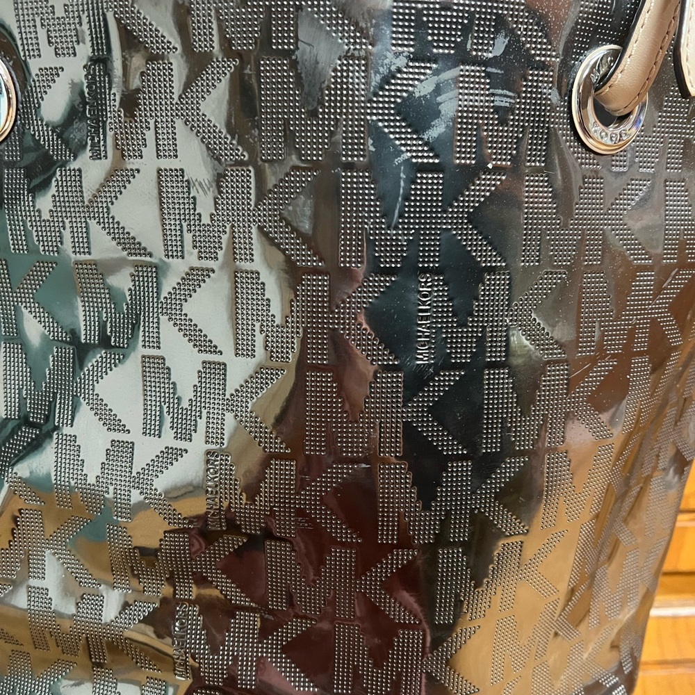 Handbag - Picture 7 of 11